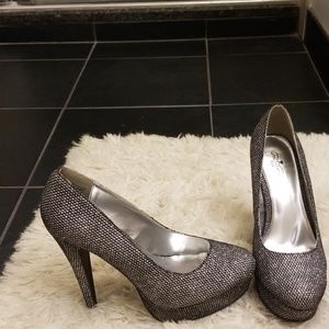 Tallulah Blue platform sparkle heels 8-1/2
